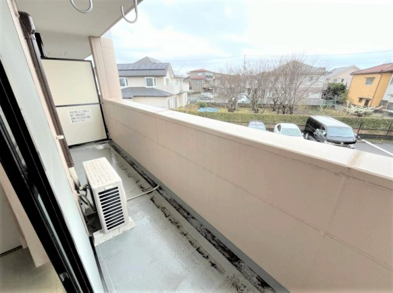 バルコニー　お洗濯にも便利なバルコニー付き