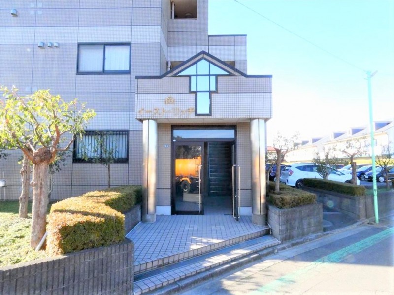 エントランス　清潔なエントランスです