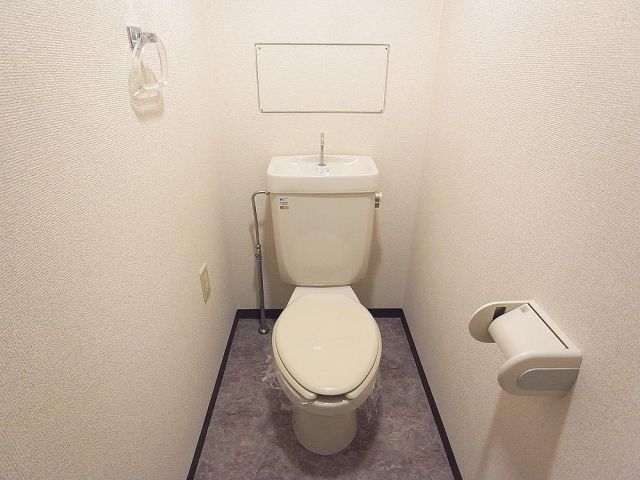 トイレ　タオル掛けあり！洋式トイレです！