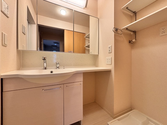 洗面設備　広い洗面スペースです★