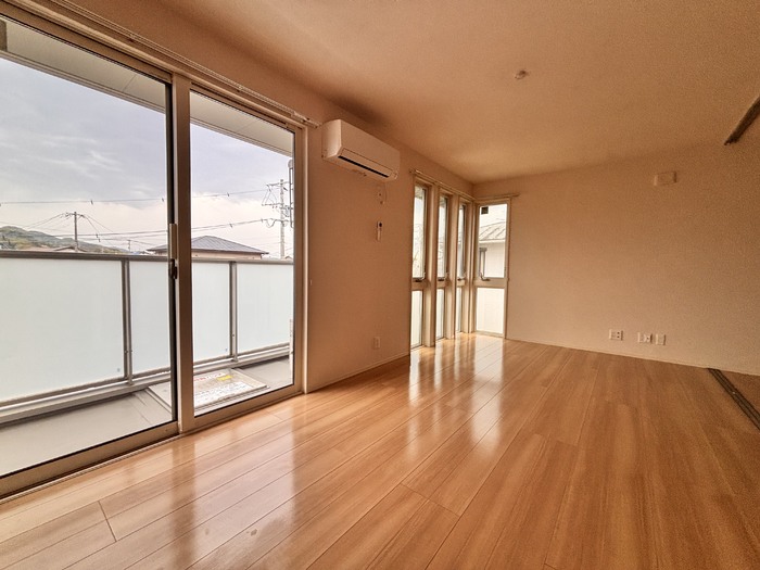 居室・リビング　広いリビングです☆