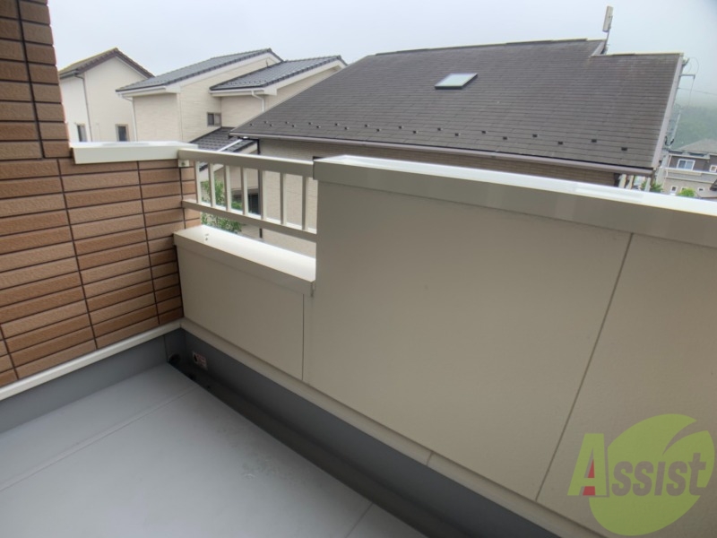 バルコニー　バルコニーがあるので、洗濯物は外に干せていいですね～