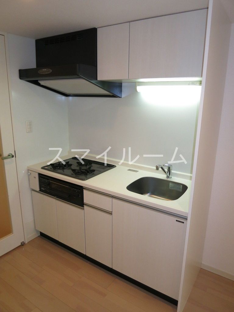キッチン　別部屋参考写真となります。
