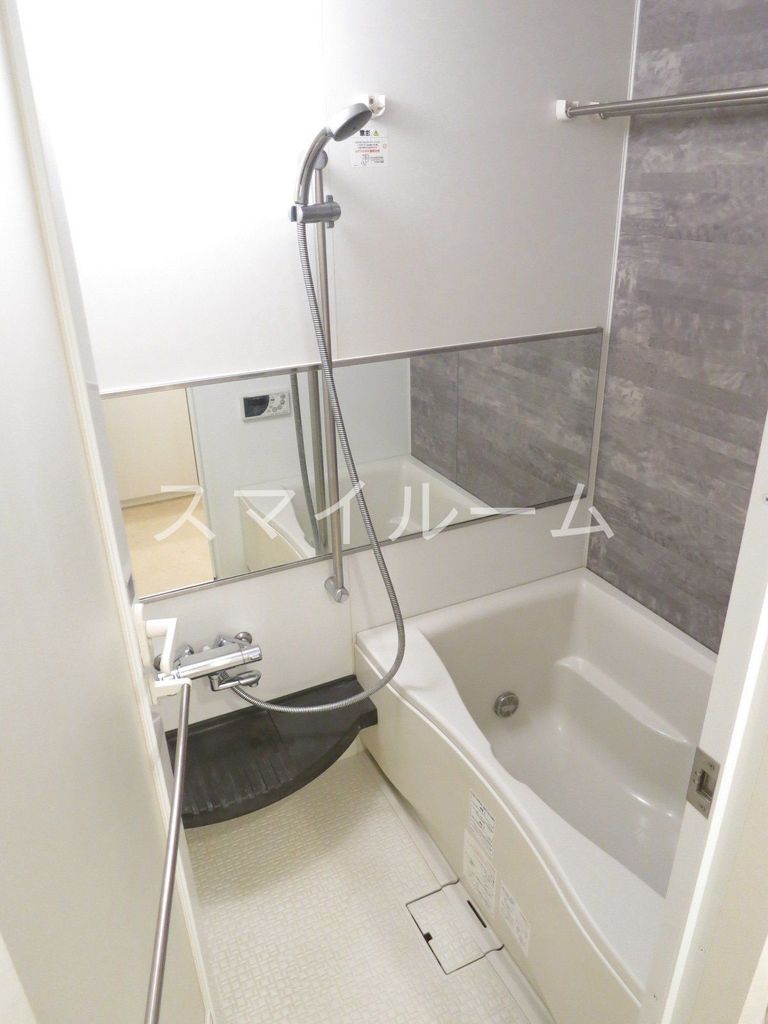 バス・シャワールーム　別部屋参考写真となります。