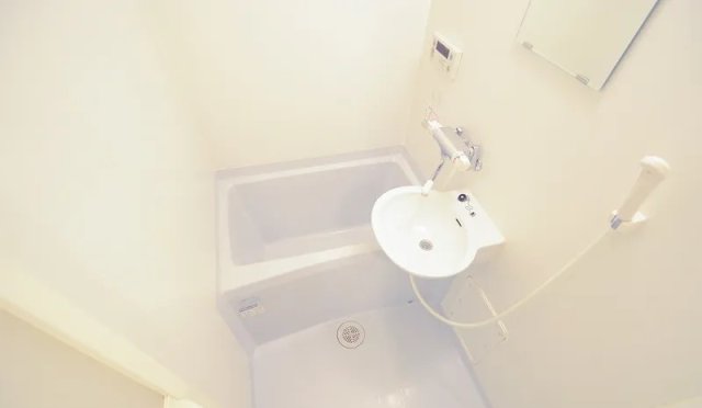 バス・シャワールーム　同物件別号室
