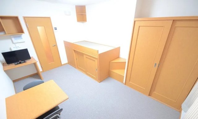 居室・リビング　同物件別号室