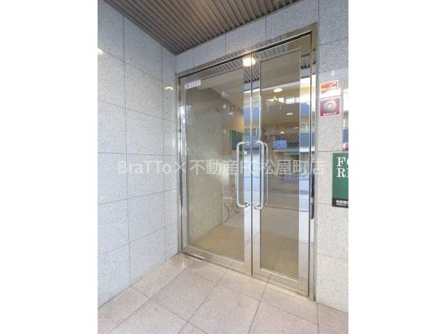 エントランス　マンション共用部分