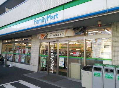 コンビニ　ファミリーマート 東大井三丁目店（コンビニ）まで228m