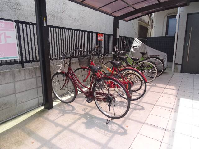 その他共有部分　屋根付き駐輪場