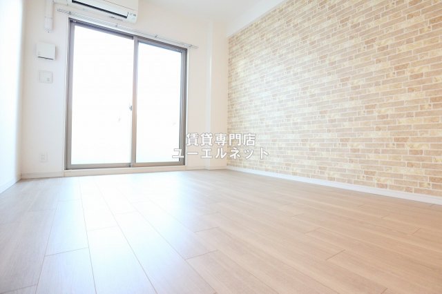 居室・リビング　ゆったりとくつろげる、落ち着きのある居室空間です