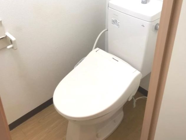 トイレ　別号室の参考写真です。