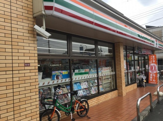 コンビニ　セブンイレブン都立西高前店（コンビニ）まで374m