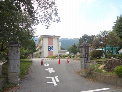 小学校　伊那市立西春近北小学校（小学校）まで1511m