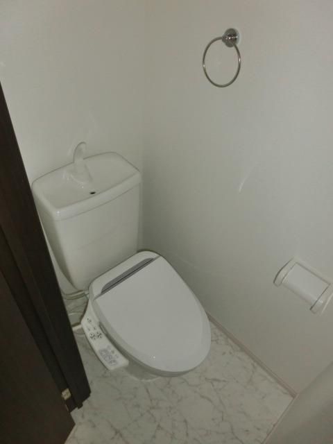 トイレ　ウォシュレット完備