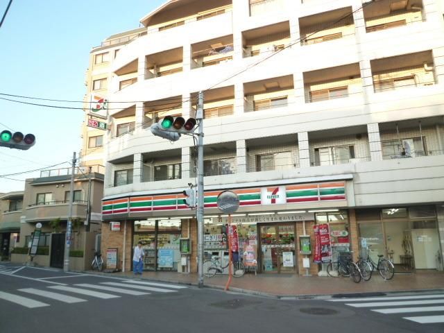 コンビニ　セブンイレブン（コンビニ）まで210m
