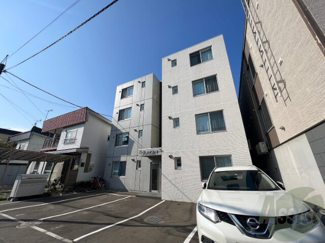 建物外観　札幌市東区北１６条東「Ｒａｉｓｉｎ（レザン）」