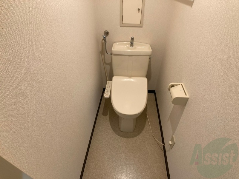 トイレ　ウォシュレット機能がついたトイレ。安心して使用できますね。