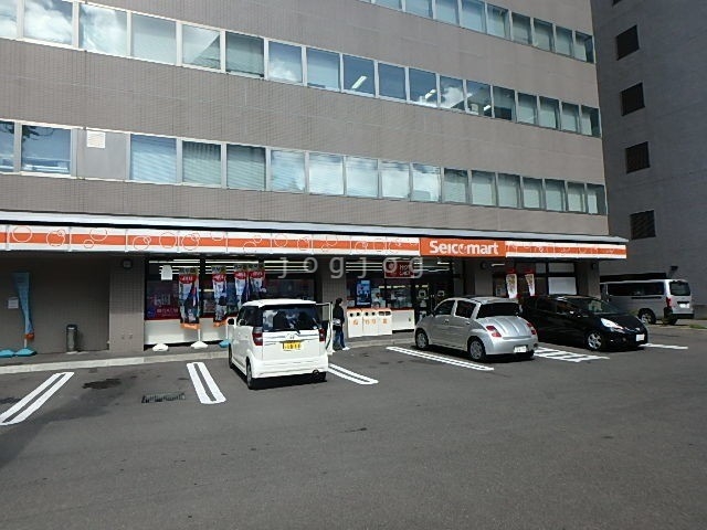 コンビニ　セイコーマート南９条店（コンビニ）まで490m