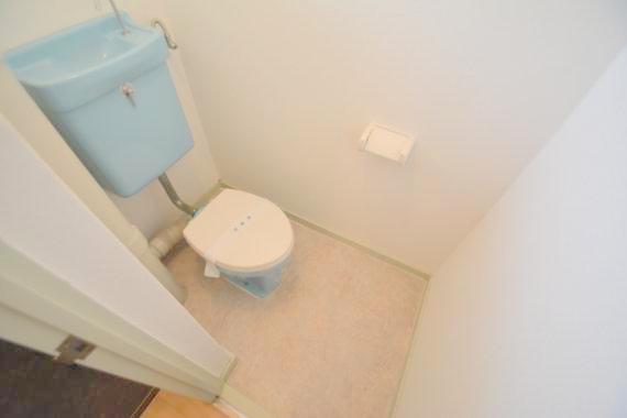 トイレ　清潔感のあるトイレは、誰もがリラックスできる空間です。