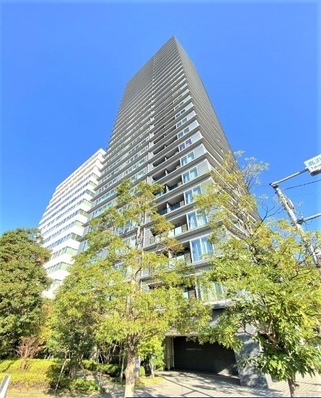 建物外観　地上３０階地下１階建