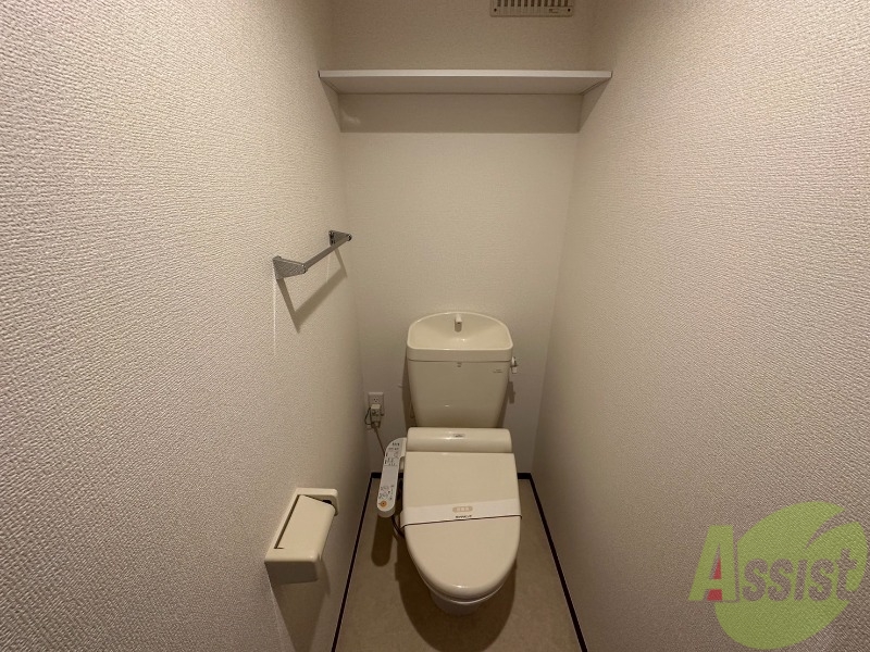 トイレ　温水洗浄便座付きのトイレは、使用しやすくうれしいですね。