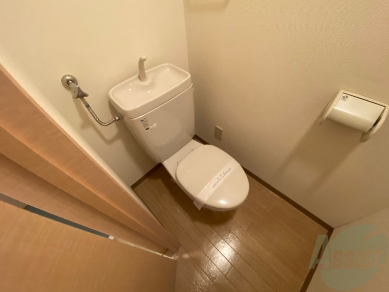 トイレ　こちらはトイレです。清潔感があり、安心して使用できます。