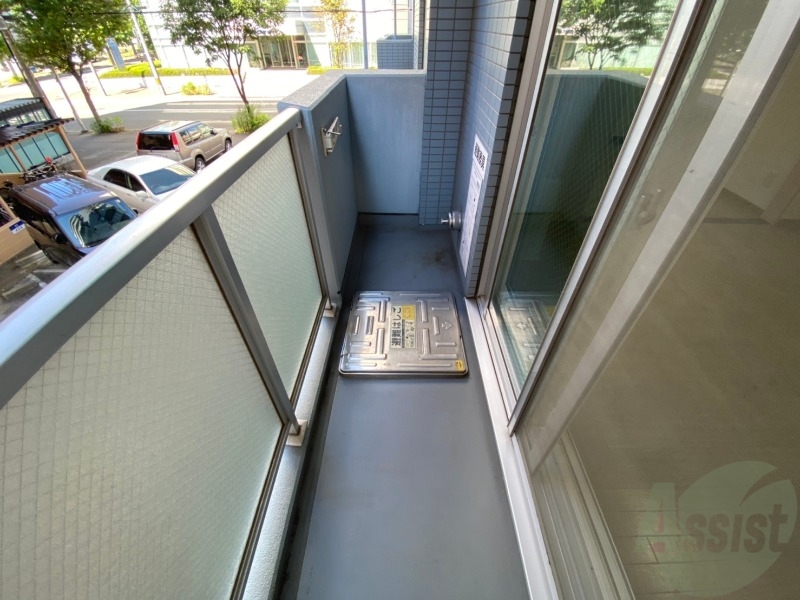 バルコニー　窓を開けると風通しも良く、気分も上がりそう！