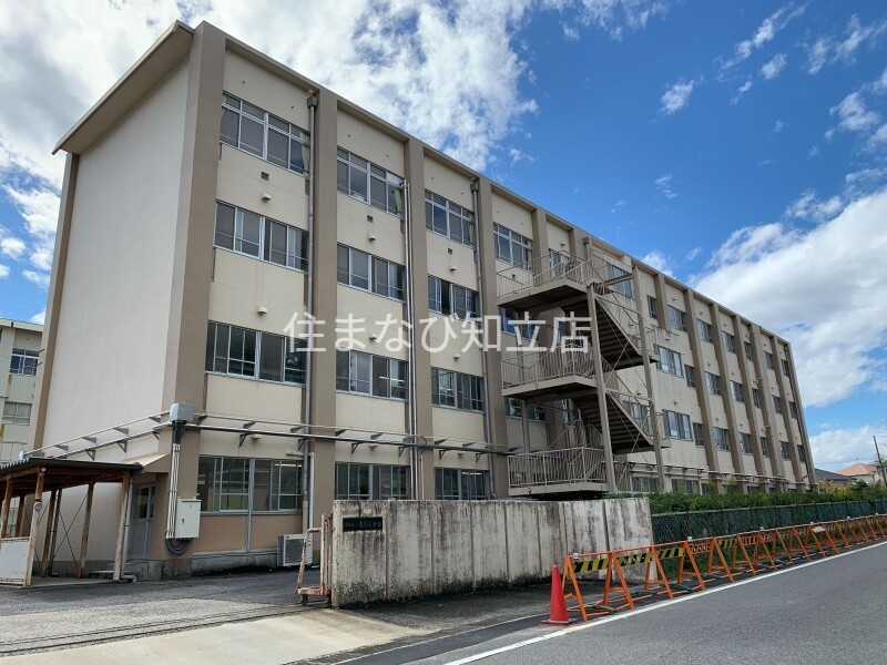 小学校　東郷町立高嶺小学校（小学校）まで533m