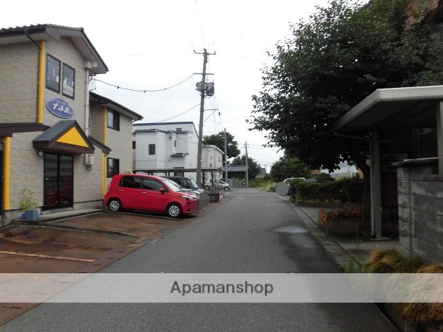 その他　前面道路（その他）まで0m