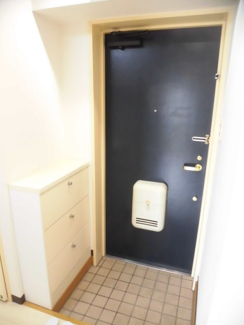 玄関　同仕様別部屋