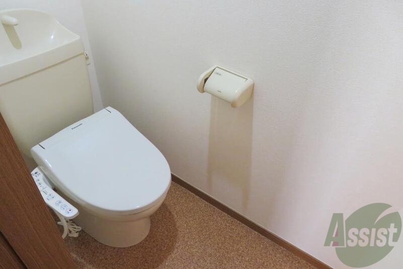 トイレ　トイレにはウォシュレットもついていて嬉しいポイントですね