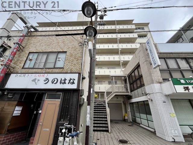 建物外観　エレベーター付きで荷物があっても安心♪