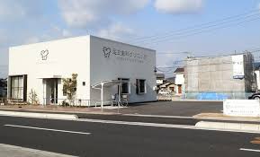 病院　足立歯科クリニック（病院）まで459m