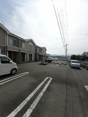 駐車場　エントランス