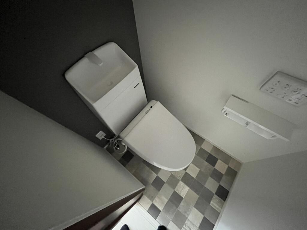 トイレ　※同型物件参考画像