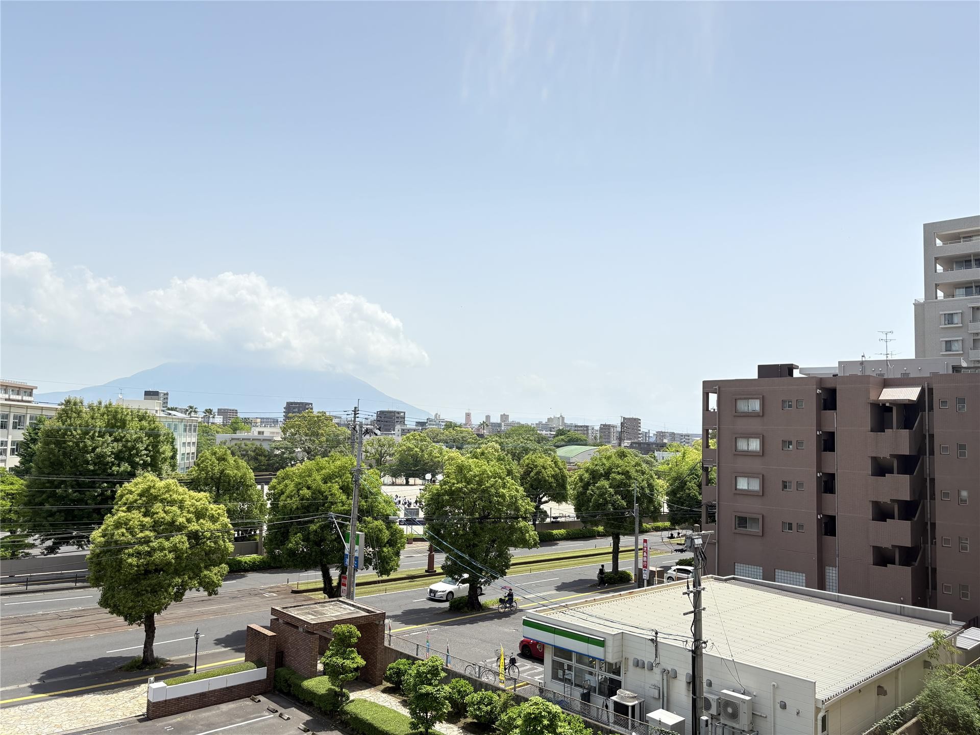 バルコニー　同タイプ別部屋の写真となります。