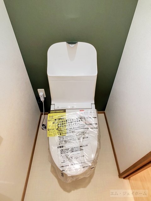 ＪＲ東海道本線 篠原駅 徒歩10分 2階建 築1年のトイレ写真