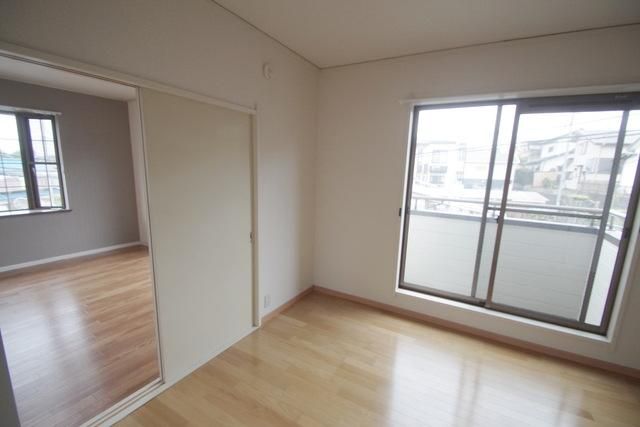 居室・リビング　★人気の角部屋です★