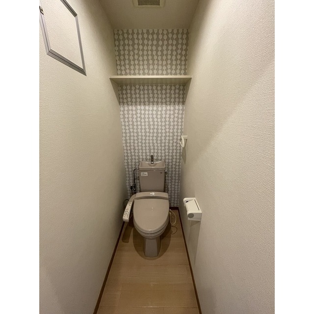 トイレ　ウォシュレット付き