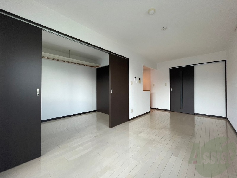 居室・リビング　明るいお部屋は気持ちよく過ごせそうですね。