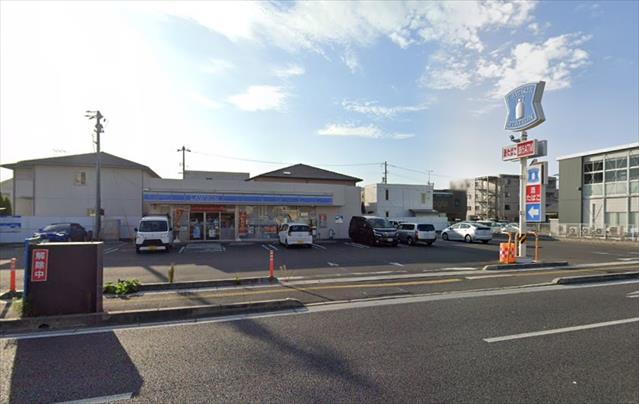 コンビニ　ローソン大供本町店（コンビニ）まで378m
