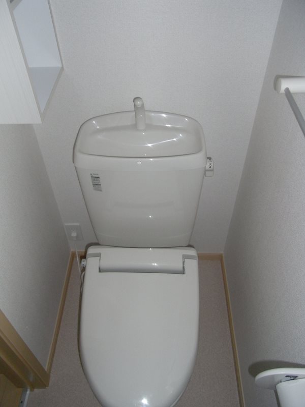 トイレ　暖房便座※同タイプ・別部屋写真