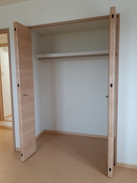 収納　各洋室に収納ついてます♪