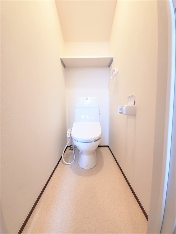 トイレ　トイレは温水洗浄便座を設置してあります。