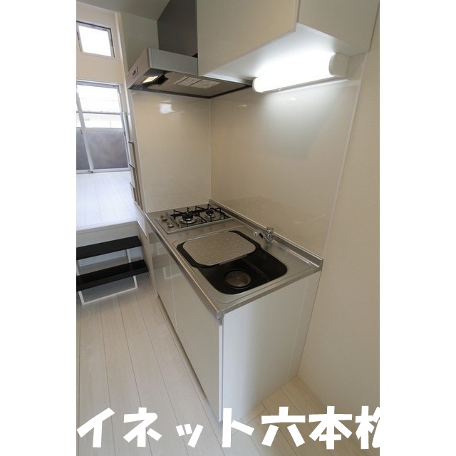 キッチン　調理が弾むシステムキッチンです