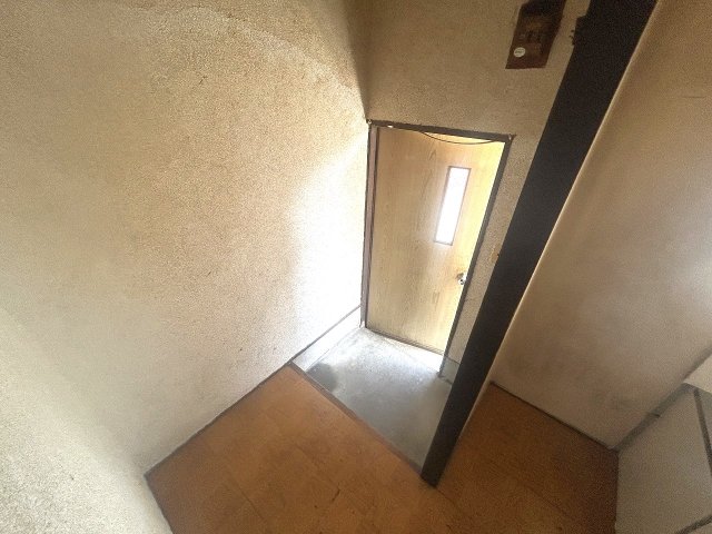 玄関　玄関灯新調