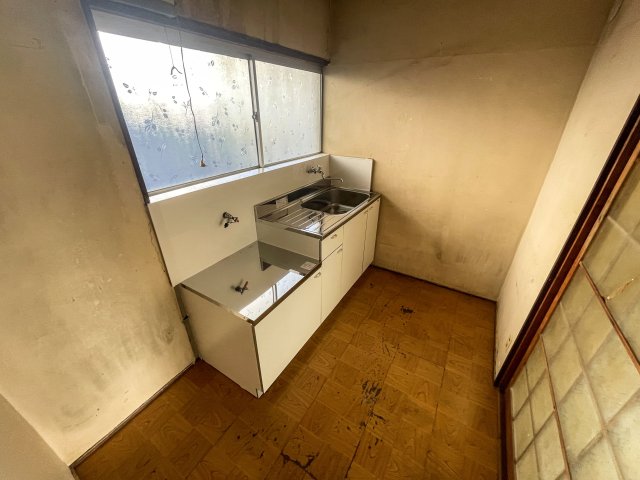 キッチン　約3.3帖＊キッチン新調済み
