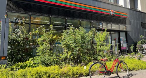 コンビニ　セブンイレブン 川崎東田町店（コンビニ）まで130m