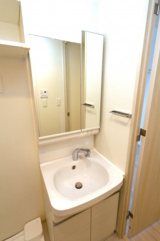 洗面設備　参考写真（同物件別部屋）