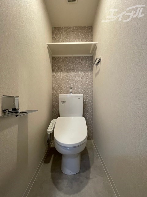 トイレ　洗浄付きトイレになります。